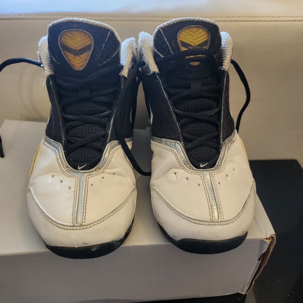 Nike Basketball Sneakers Size 8 White Black Gold Athletic Shoes